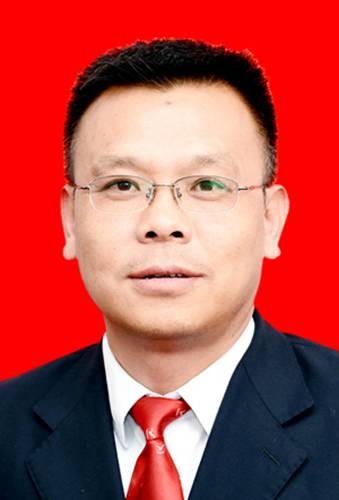 张鹏飞（六盘水市人民政府原副秘书长）