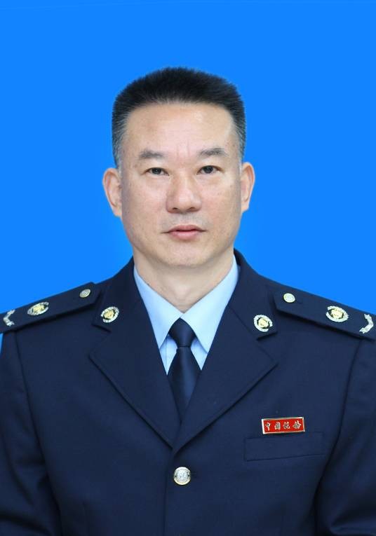 康伟(国家税务总局张家界市税务局副局长)