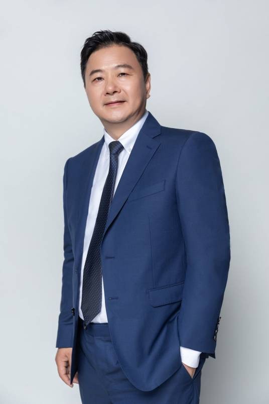 周雄（湖南省文联兼职副主席）