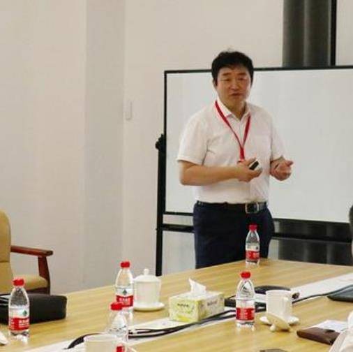 张晓彤（北京科技大学博士、教授）