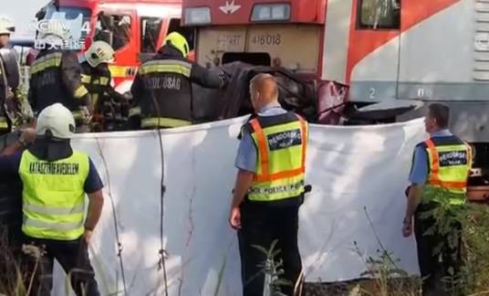 9·5匈牙利南部轿车与火车相撞事故