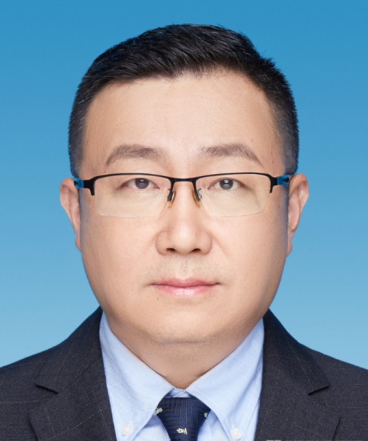薛峰(陕西省西咸新区泾河新城党委副书记、管委会主任)
