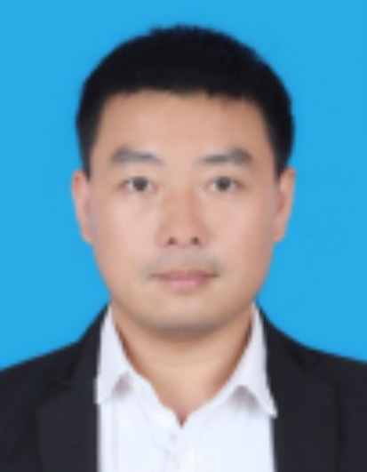 王洪亮（三亚市海棠区扶贫工作办公室党组成员、副主任）