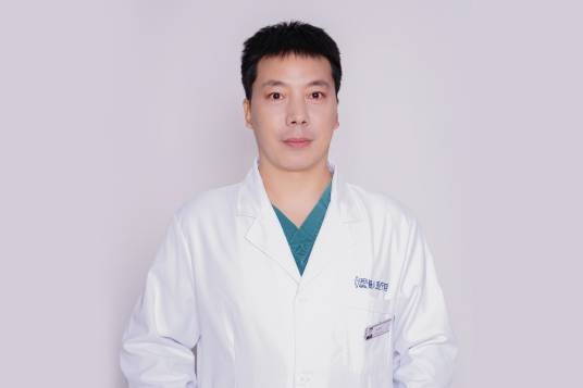 张新成（西安俪人医院医生）