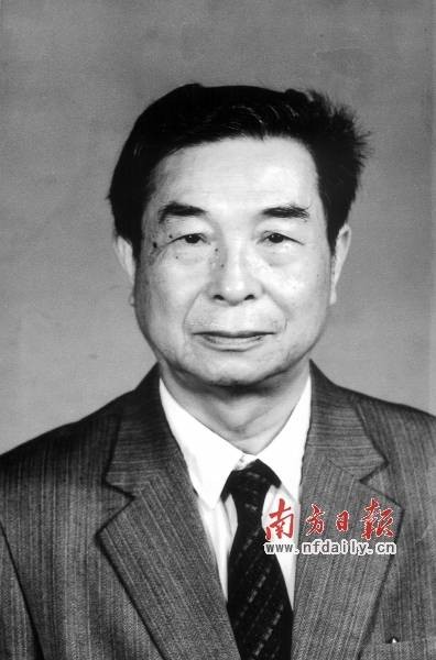 刘振群