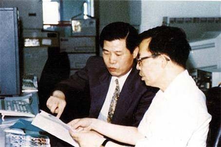 张玉峰（方正集团公司董事长）