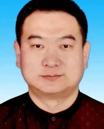 张立峰（内蒙古伊泰集团有限公司党委委员、纪检委书记、工会主席，内蒙古职工文联第五届主席团副主席）