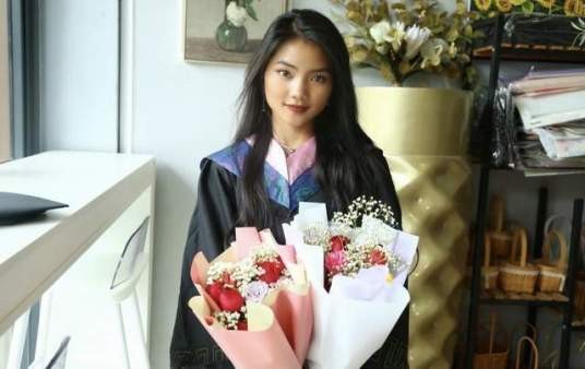 南依(网络红人、中国社会科学院大学研究生)