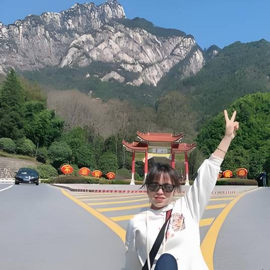 黄山导游巧云