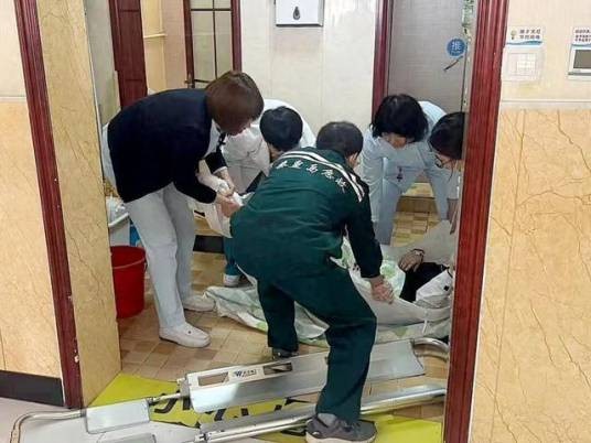 2026年秦皇岛女子医院厕所意外分娩事件