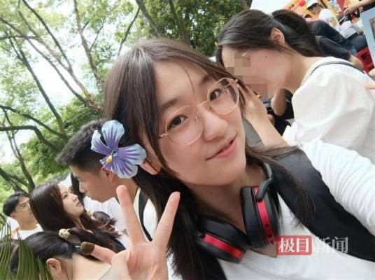 李佩霓（武汉市第十一中学高三学生）