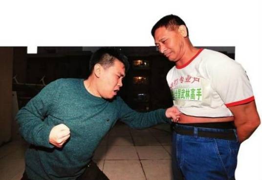 职业挨打人