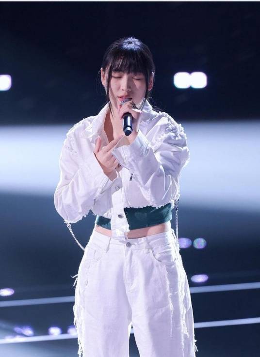 杨灿（《2022中国好声音》学员）
