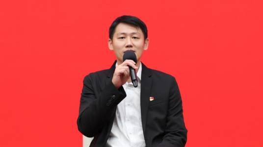 张昊龙