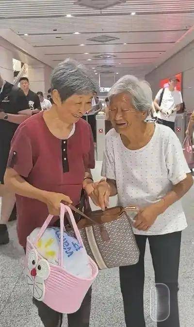 2025年安徽108岁母亲车站接78岁女儿事件
