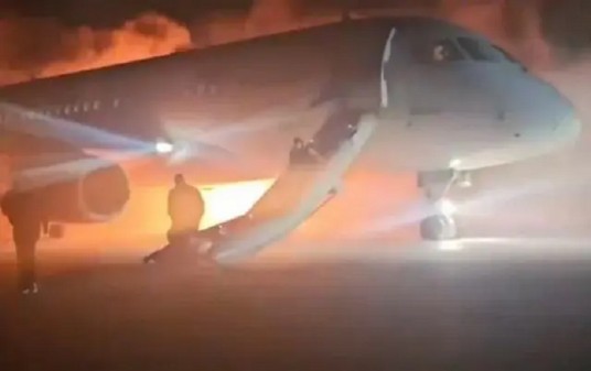 11·24俄罗斯客机降落时起火事故