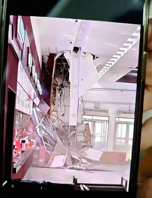 10·13长春高校食堂吊顶垮塌事件