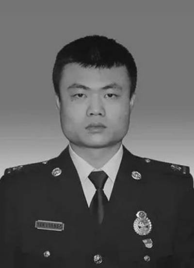 龙耀瑾