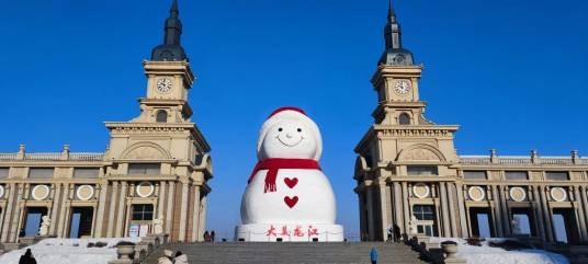 网红大雪人