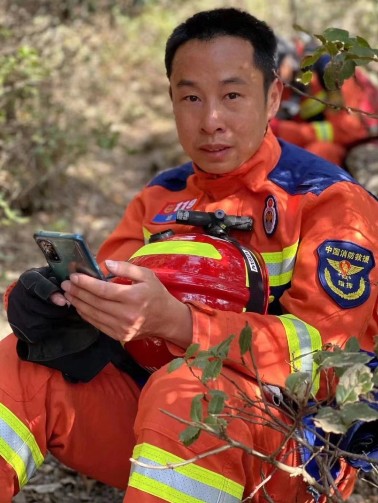 郭正富（甘孜州消防救援支队泸定大队得志街消防救援站分队长）