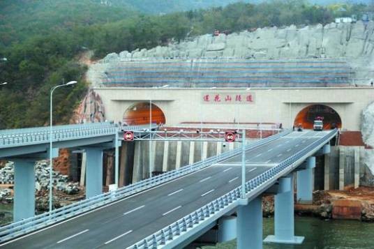 莲花山隧道（大连莲花山隧道）