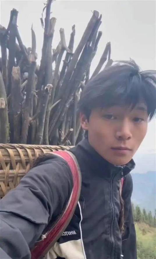 付天（云南大学生）