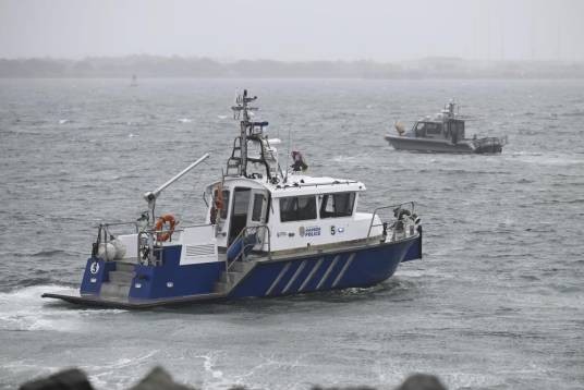 2·12美国海军电子战飞机坠毁事故
