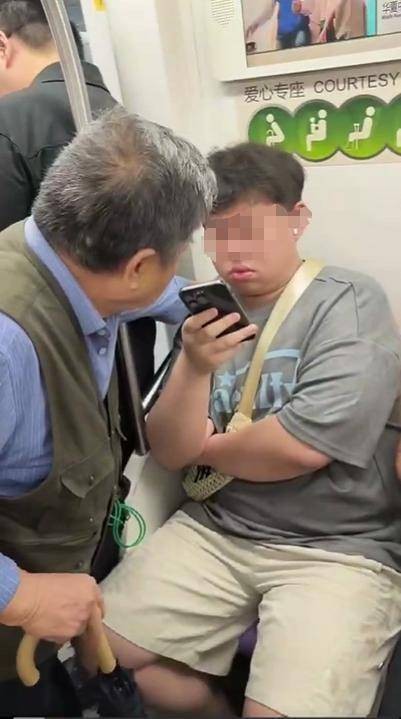 5·15上海地铁让座事件