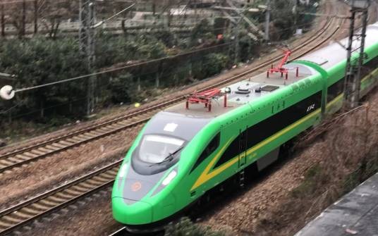 D17/D18次列车