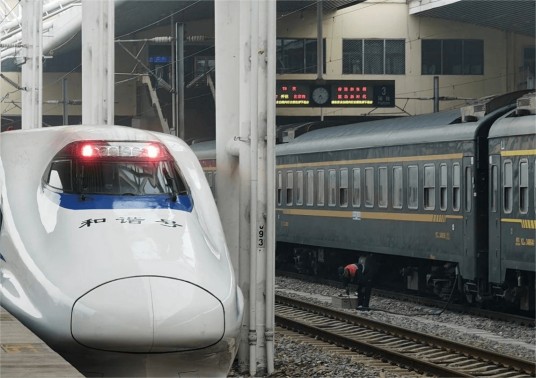 G486/G483次列车