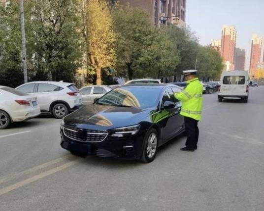 路中停车