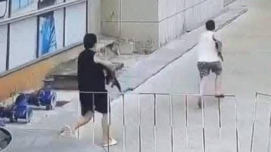2·14柬埔寨枪击案