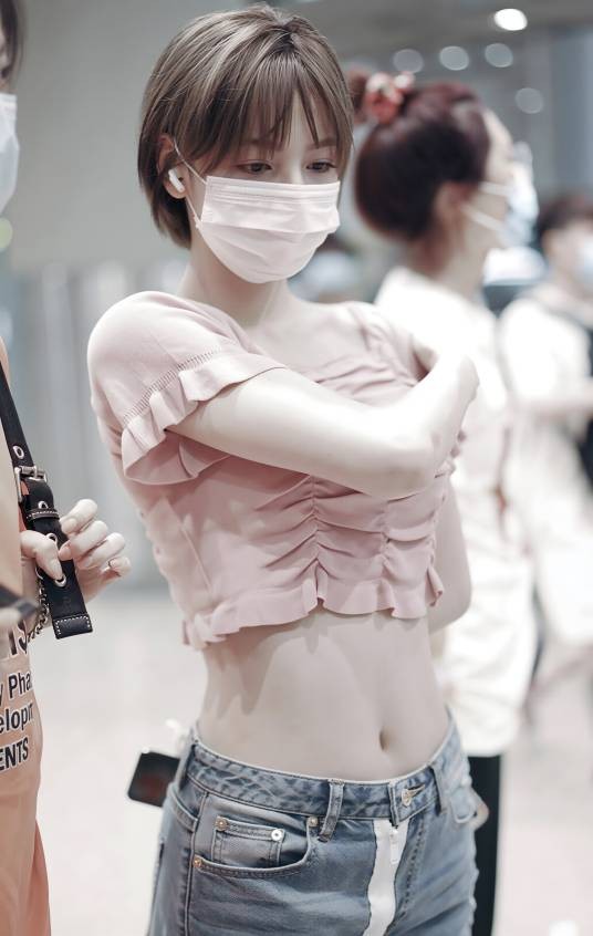 露脐装