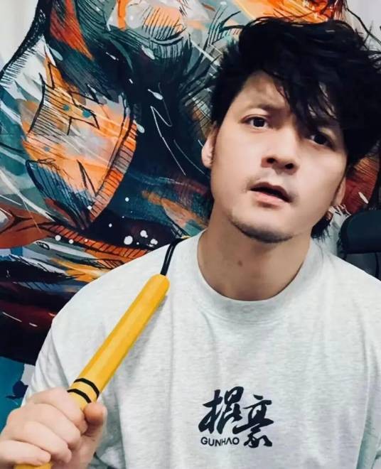 李镇东（中国双节棍职业传播者、武汉凌云棍道创始人之一）