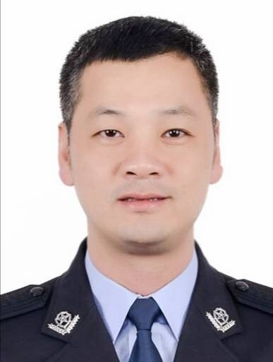 章贤（温州市苍南县人民政府副县长、县公安局局长）