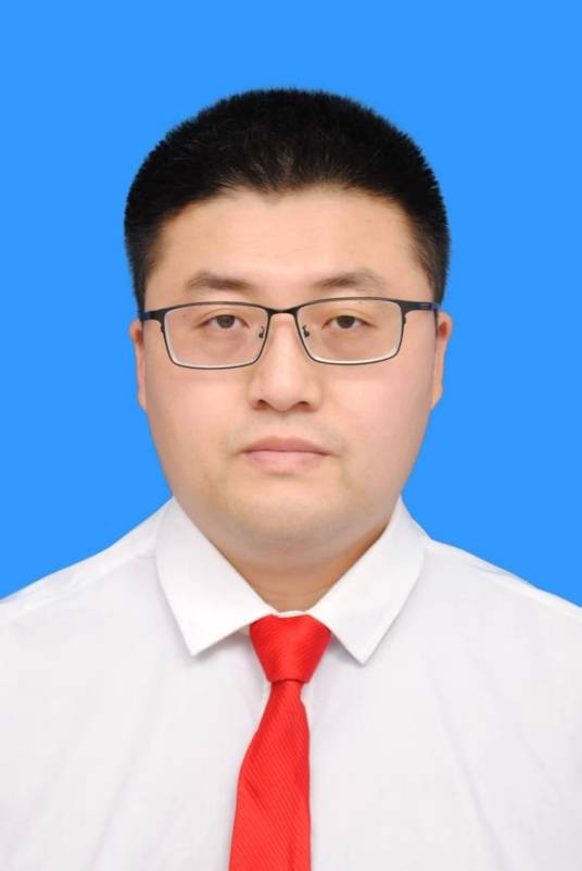 薛文强（内蒙古自治区乌兰察布市四子王旗政府办主任）