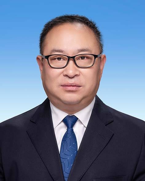 范建明（重庆市忠县经济和信息化委员会党委委员、企业服务中心主任）