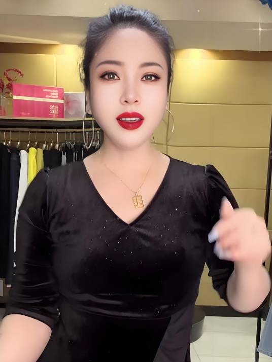 名门秀女人衣橱