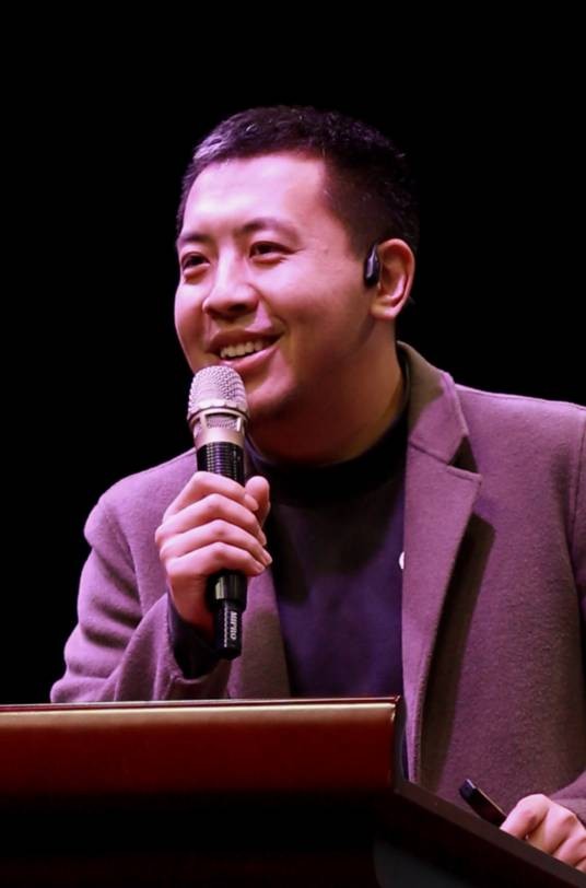 李冠一（中国青年导演、策展人；重庆大学美视电影学院先锋电影制片厂厂长）