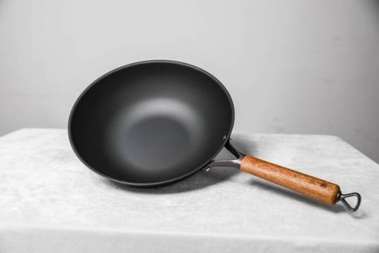三禾0涂层微纳不粘轻铁锅