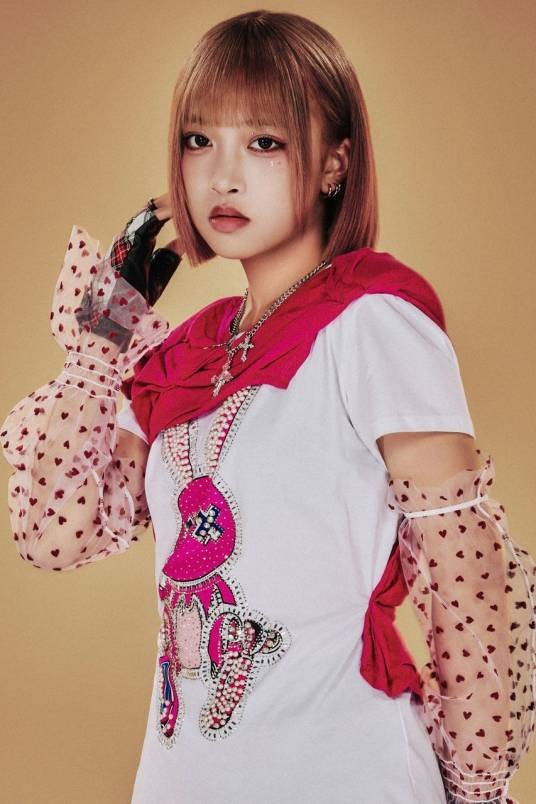 NiiNA（日本女歌手、男女混声组合PG成员）