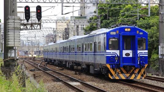 台铁EMU400型电联车