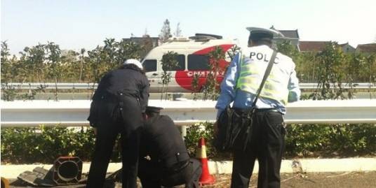 10·15沪陕高速冲撞养护工人事故