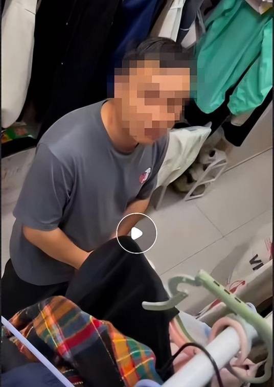 5·27芜湖醉汉潜入女生宿舍睡觉事件