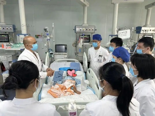 3·27文山女童被毒蛇咬伤事件