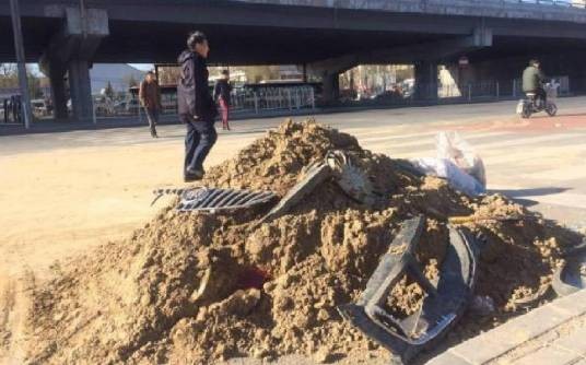 12·1北京运沙车侧翻事故