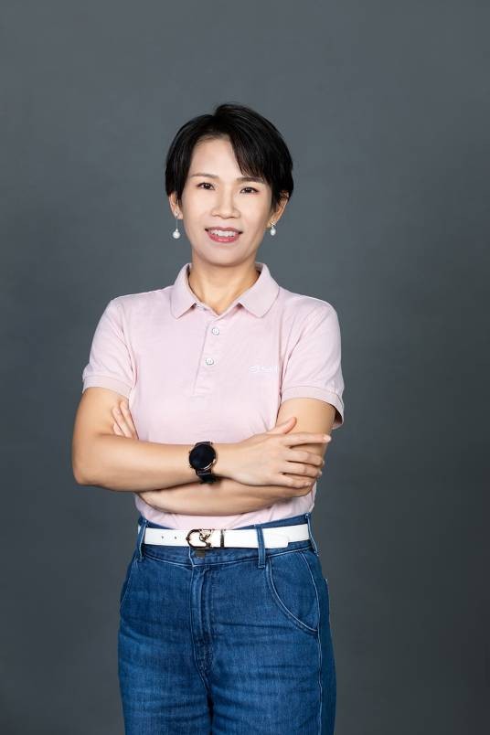 徐亚丽(长亮科技董事、董事会秘书、长亮控股董事会主席)