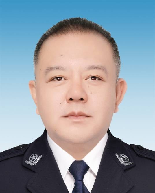 张军（鞍山市公安局党委委员、副局长）