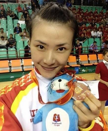 许诺（中国前女篮运动员）