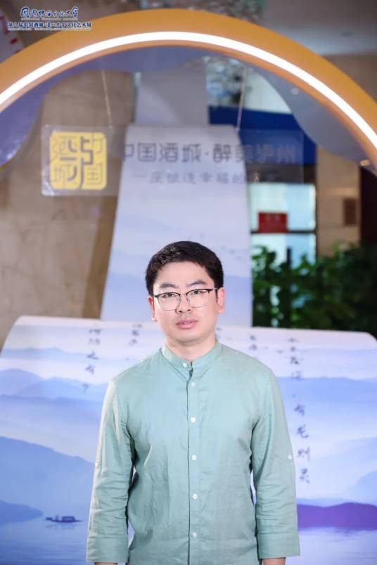 丁鹏(《诗刊》社融媒体中心副主任)